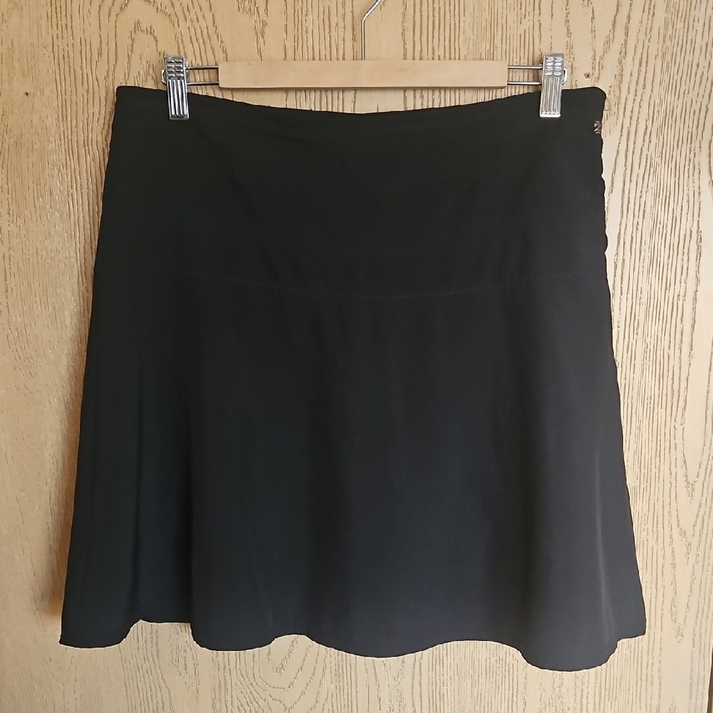 Izod Womans Black Skirt